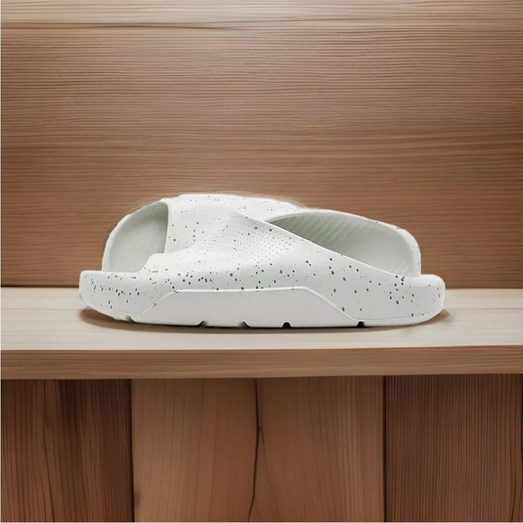 Nike Jordan Post Slides Light Silver DX5575-003 Mens Size 10 - Picture 1 of 6